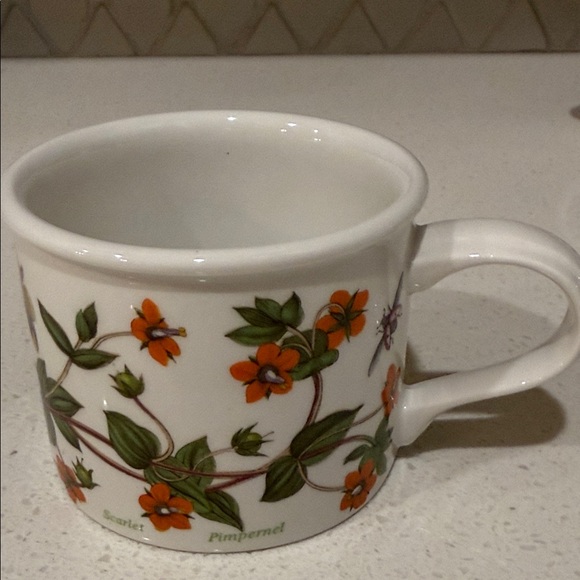 Charming Floral Mug Set - White with Multicolor Designs - Picture 4 of 10